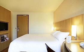 Ibis Tour Eiffel Cambronne 15eme Hotel 3*